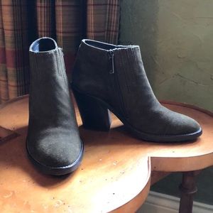 Aquatalia Ankle Booties (size 6)